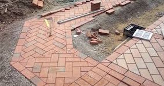 Укладка тротуарной плитки в Каменске-Шахтинском в октябре