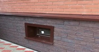 Облицовка цоколя панелями под камень в Каменске-Шахтинском в октябре