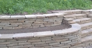 Установка подпорной стенки из камня в Каменске-Шахтинском - стоимость от 3605 руб.